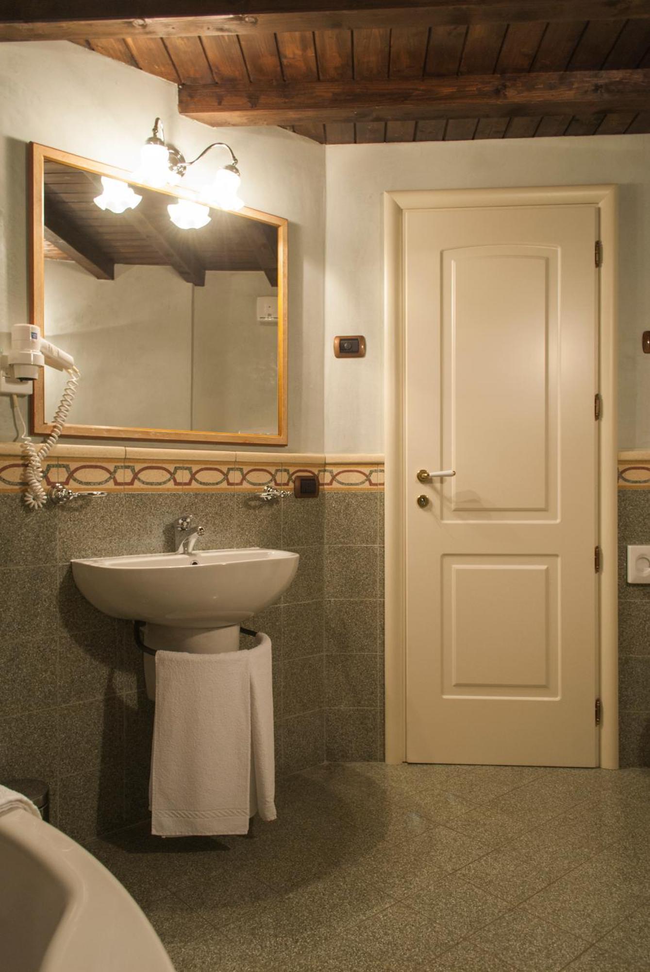 Al Borducan Boutique Hotel (Adults Only) Varese Exterior foto